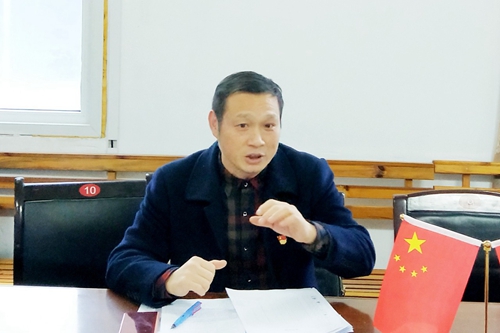 向宇飛列席指導(dǎo)股份公司氯堿黨支部“不忘初心、牢記使命”專題組織生活會(圖2)