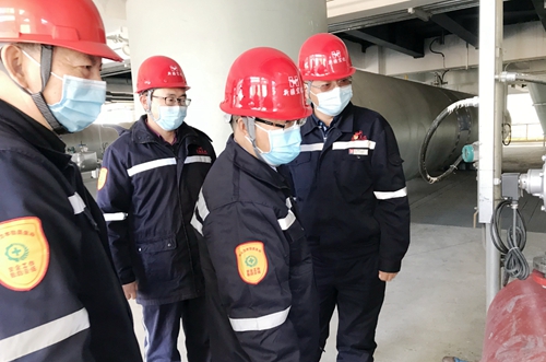 王大真到新疆宜化、新疆宜化礦業(yè)走訪慰問干部職工(圖4)