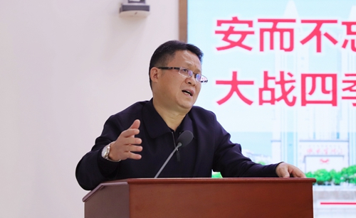 王大真到松滋肥業(yè)、楚星公司、新材料公司和股份公司現(xiàn)場調(diào)研(圖5)