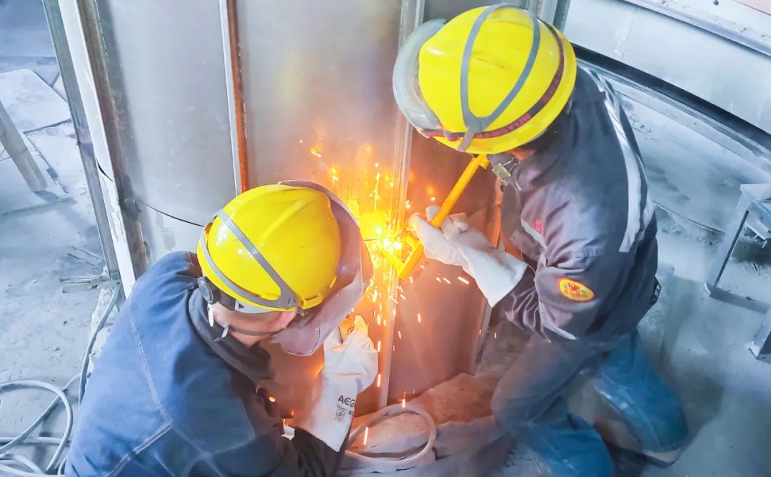 青海宜化電石分廠電極殼班：加強標(biāo)準(zhǔn)化建設(shè)，保障電石爐長周期穩(wěn)定運行(圖5)