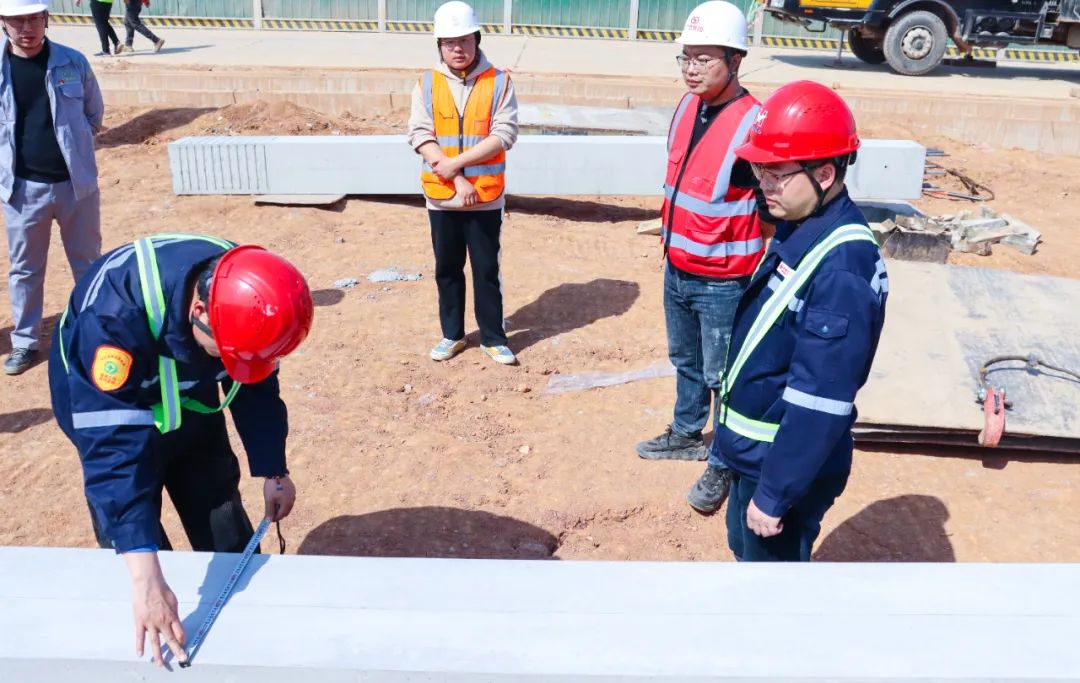 工程建設(shè)跑出加速度！磷化工項目預(yù)制管廊開始安裝(圖3)