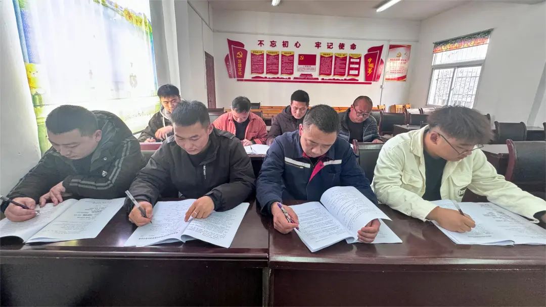 宜化礦業(yè)：強(qiáng)化教育培訓(xùn)提技能，新工分級(jí)管理見(jiàn)實(shí)效(圖2)