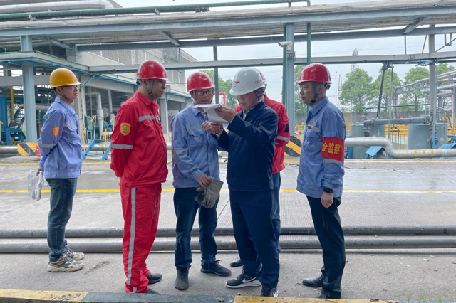 王大真到松滋肥業(yè)、楚星公司和股份公司現(xiàn)場(chǎng)檢查安全生產(chǎn)工作